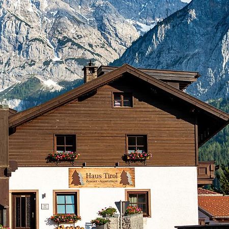 ホテル Haus Tirol エールヴァルト エクステリア 写真