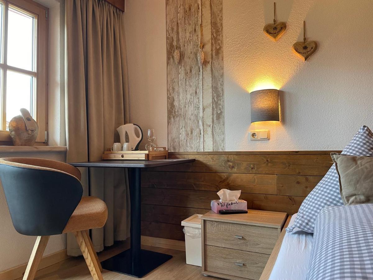 ホテル Haus Tirol エールヴァルト エクステリア 写真