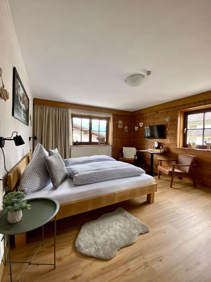 ホテル Haus Tirol エールヴァルト エクステリア 写真