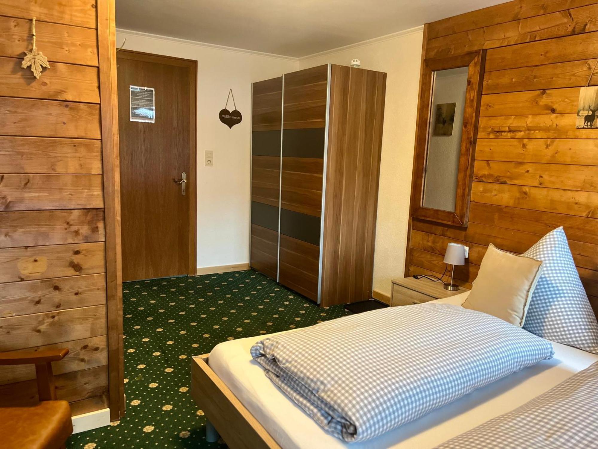 ホテル Haus Tirol エールヴァルト エクステリア 写真