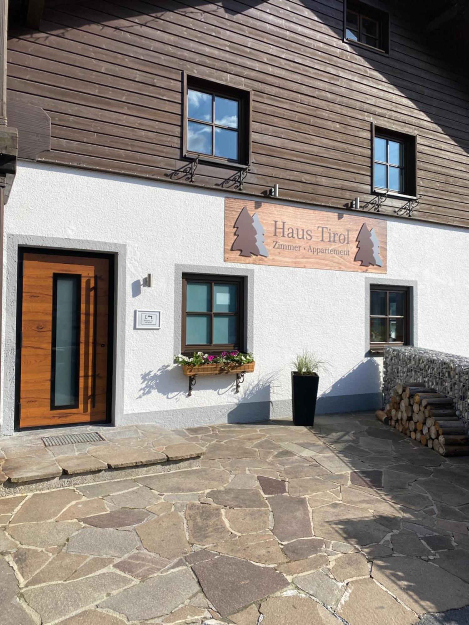 ホテル Haus Tirol エールヴァルト エクステリア 写真